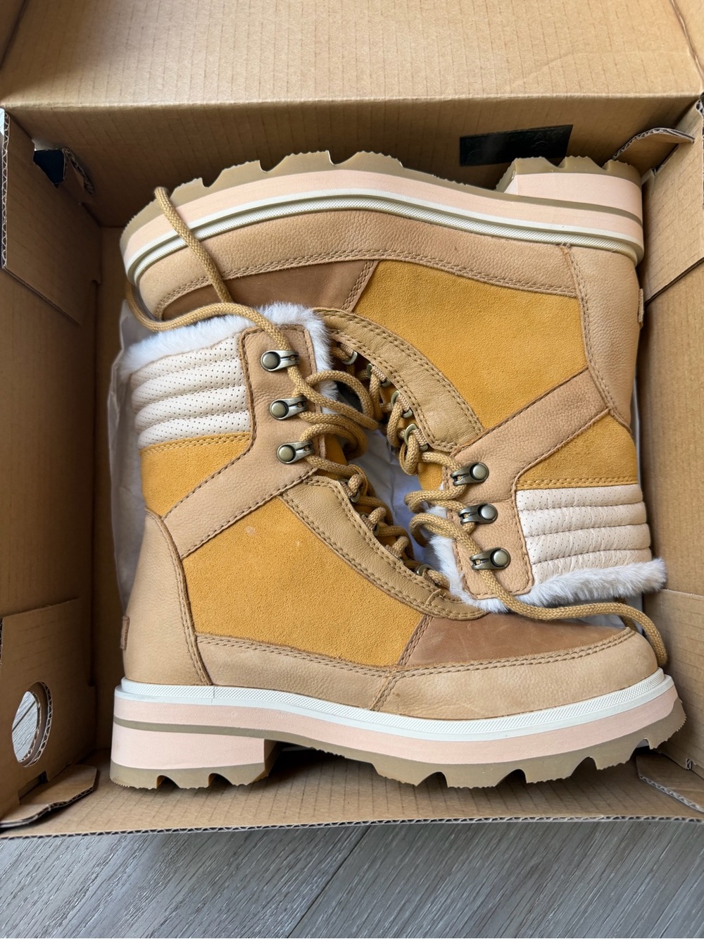 SOREL Women's Lennox Lace Cozy STKD waterproof boots size 7.5, New